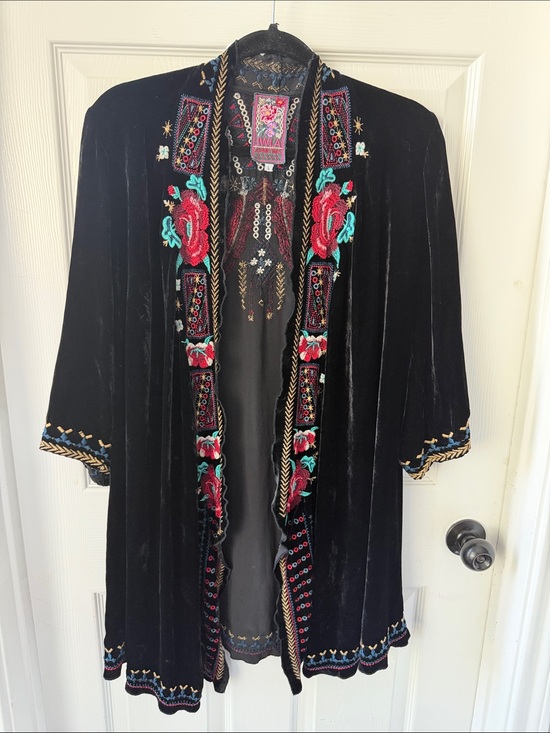 Johnny Was Jackets & Blazers - Johnny Was Black Velvet Open-Front Embroidered kimono